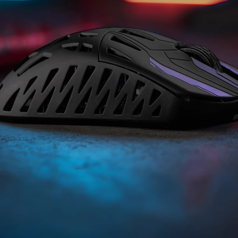 souris-de-jeu-sans-fil-he6-en-fiber-de-carbone-legere-paw3950-triple-mode-bluetooth-pour-les-amateurs-d'esports-et-de-jeux