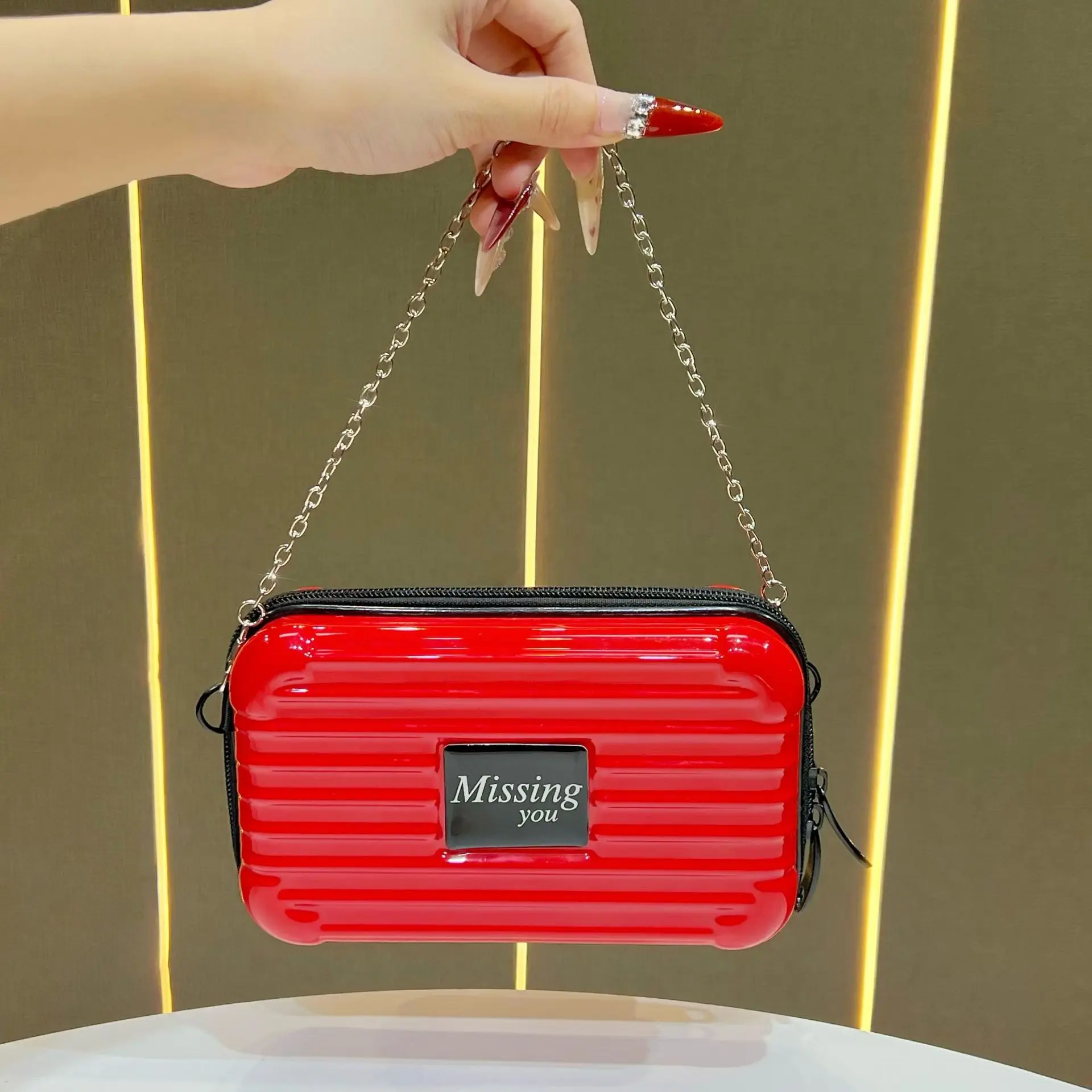 

Banquet suitcase, ,stylish and simple handbag, shoulder messenger bag.