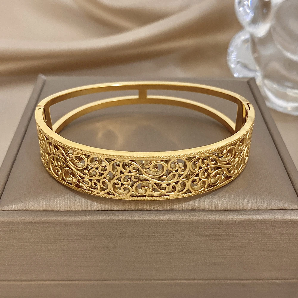 

DODOHAO Creative Hollow Flower Branch Stainless Steel Bangle for Women Doublelayer Buckle Waterproof Bracelet Holiday Jewelry