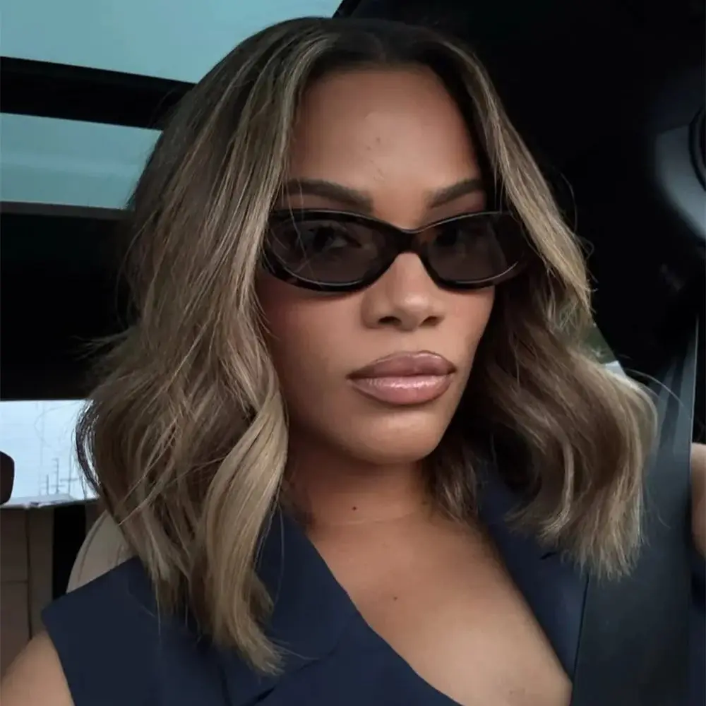 

Каштаново-коричневый волнистый парик 13x4 с кружевной передней частью, синтетический парик из высококачественного волокна для вечеринок с темными корнями, HD кружевной парик для женщин