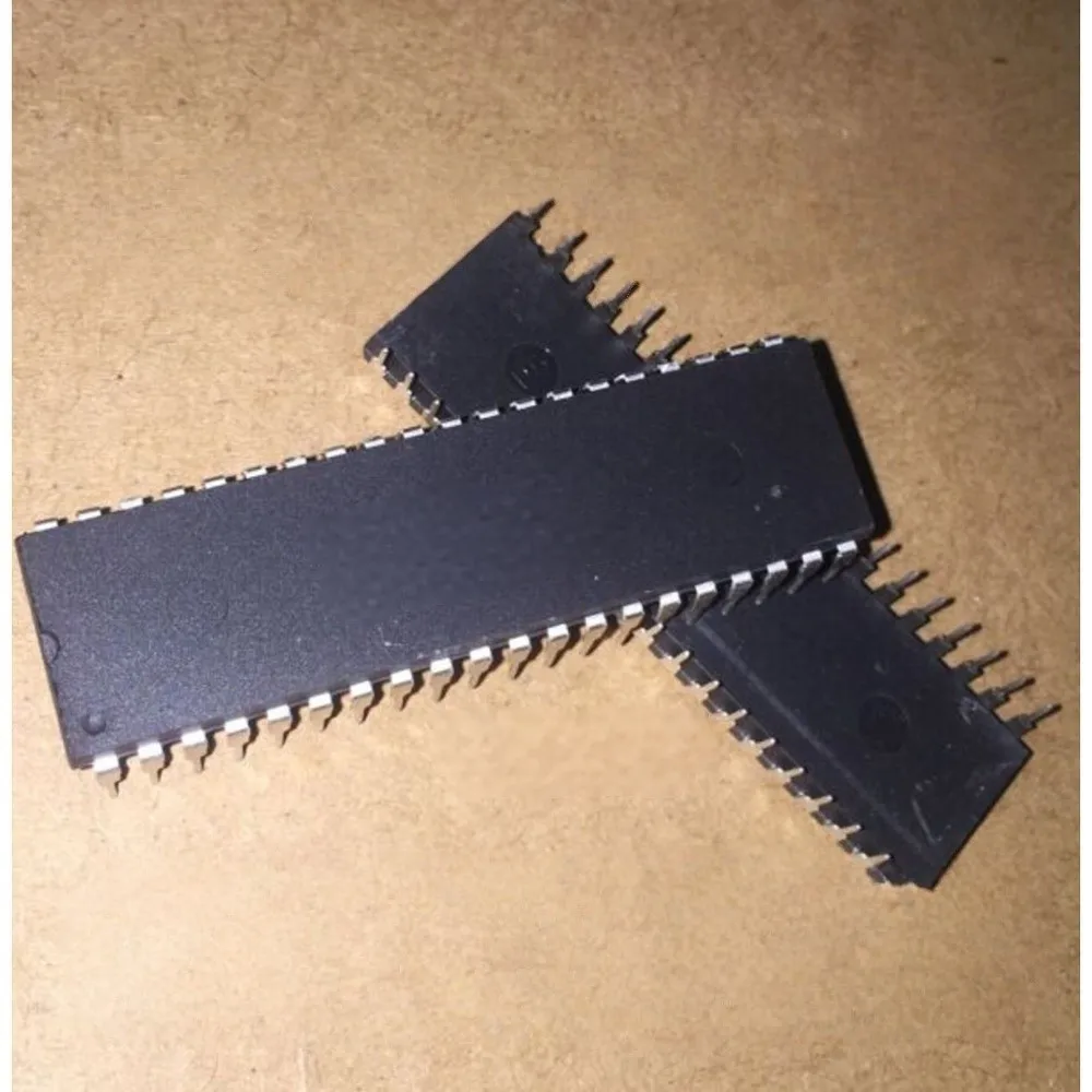 1-5PCS PIC16F74-I/P PIC16F74 MC68B09EP MC68B09 EF68B09P EF68B09 R6522AP R6522