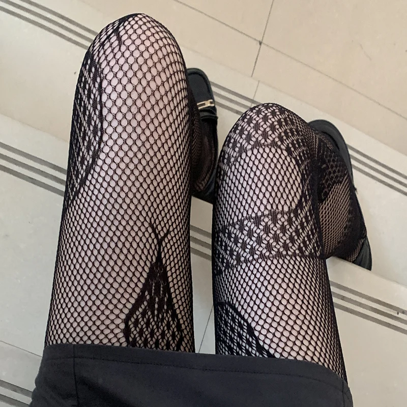 Heißer Verkauf Sexy frauen Lange Fishnet Strümpfe Fisch Net Strumpfhosen Mesh Strumpfhosen Aushöhlen Dessous Schwarz Oberschenkel Hohe Besatzdichte