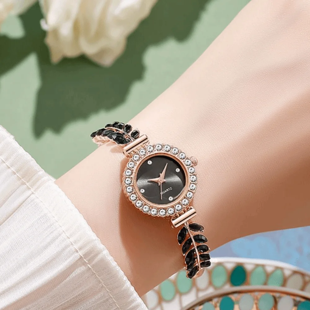 Slim Strap Ladies Quartz Watch Round Dial Leaf Design Women Quartz Watch Small Dial Pull Adjustable Rhinestone Watch Daily Use