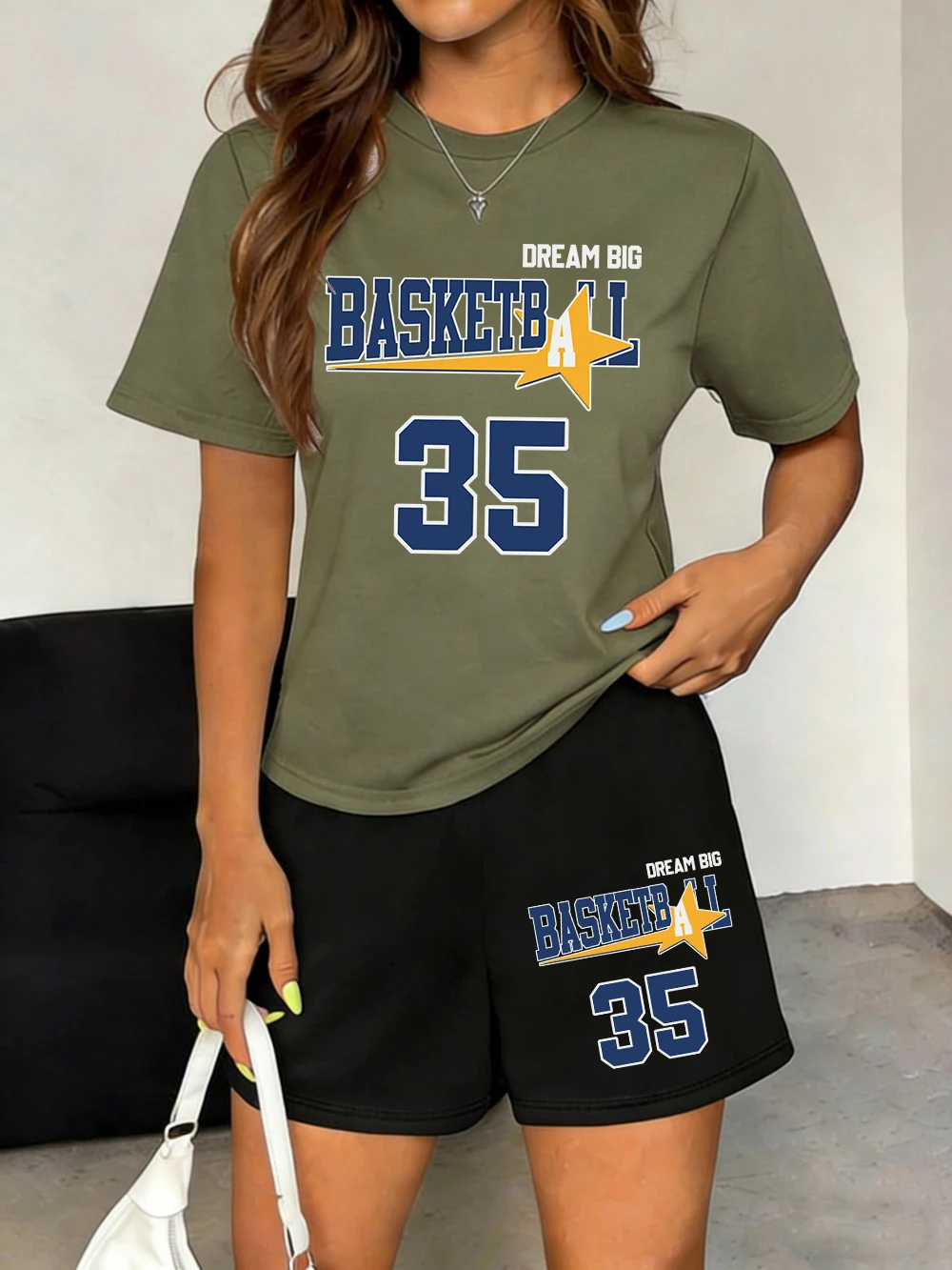 

Женский комплект из двух предметов: футболка и шорты с принтом Dream Big Basketball 35, летний, оверсайз, с карманами, с высокой талией