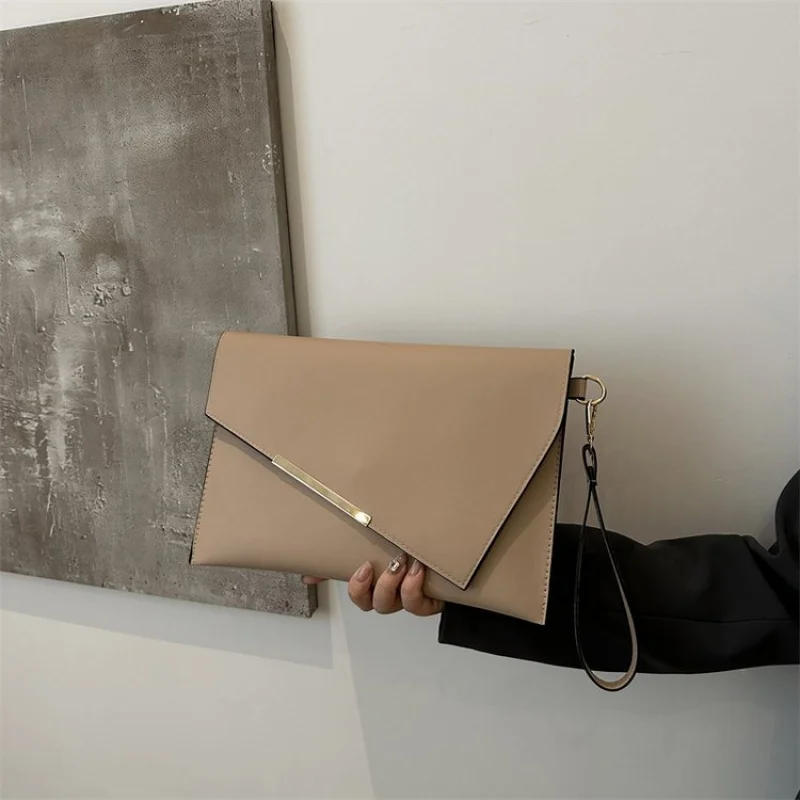 حقيبة كروس جلدية فاخرة جديدة للسيدات موديل 2025 أنيقة ومتينة، مصممة شهيرة، كلاسيكية بسيطة ​