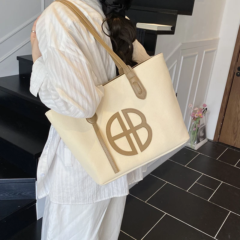 

Elegant Popular Leather Shoulder Bag for Women, Crossbody Messenger Handbags, Classic Design Luxury Brand Tote Bags