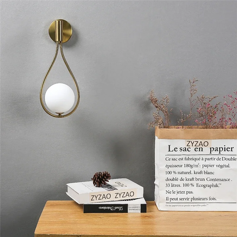 Lámpara de pared de bola de vidrio de Metal moderna, sala de estar simples nórdicas para lámparas de pared, dormitorio, mesita de noche, pasillo,