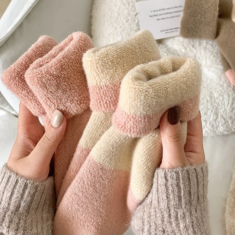4Pairs Women's Pink Mid Tube Socks Autumn/Winter Socks Trendy INS Style Medium High Tube with Velvet Warm Woolen Loop Long Socks image 2