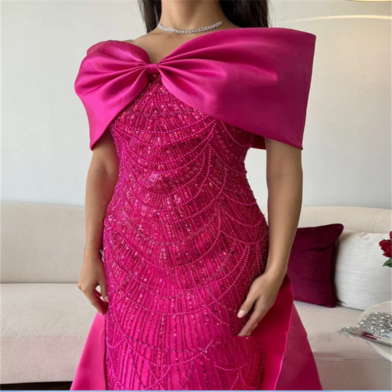 Abito da sera arabo fucsia con spalle scoperte Abito da ballo dritto con perle scintillanti personalizzato con strascico in raso Personalizza