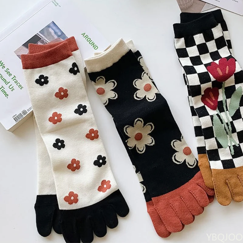 3 Pairs of High Beauty Mid Tube All Season Trendy Versatile Women's Five Toe Socks Sweet Retro Breathable Fashionable Socks