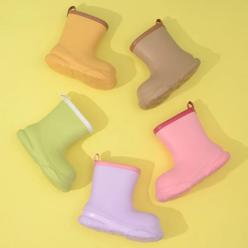 Boys Non-Slip Rain Boots Girls Water Shoes Kids School Rubber Shoes Students Non-Slip Boots Children Fleece-Lined Rain Boots