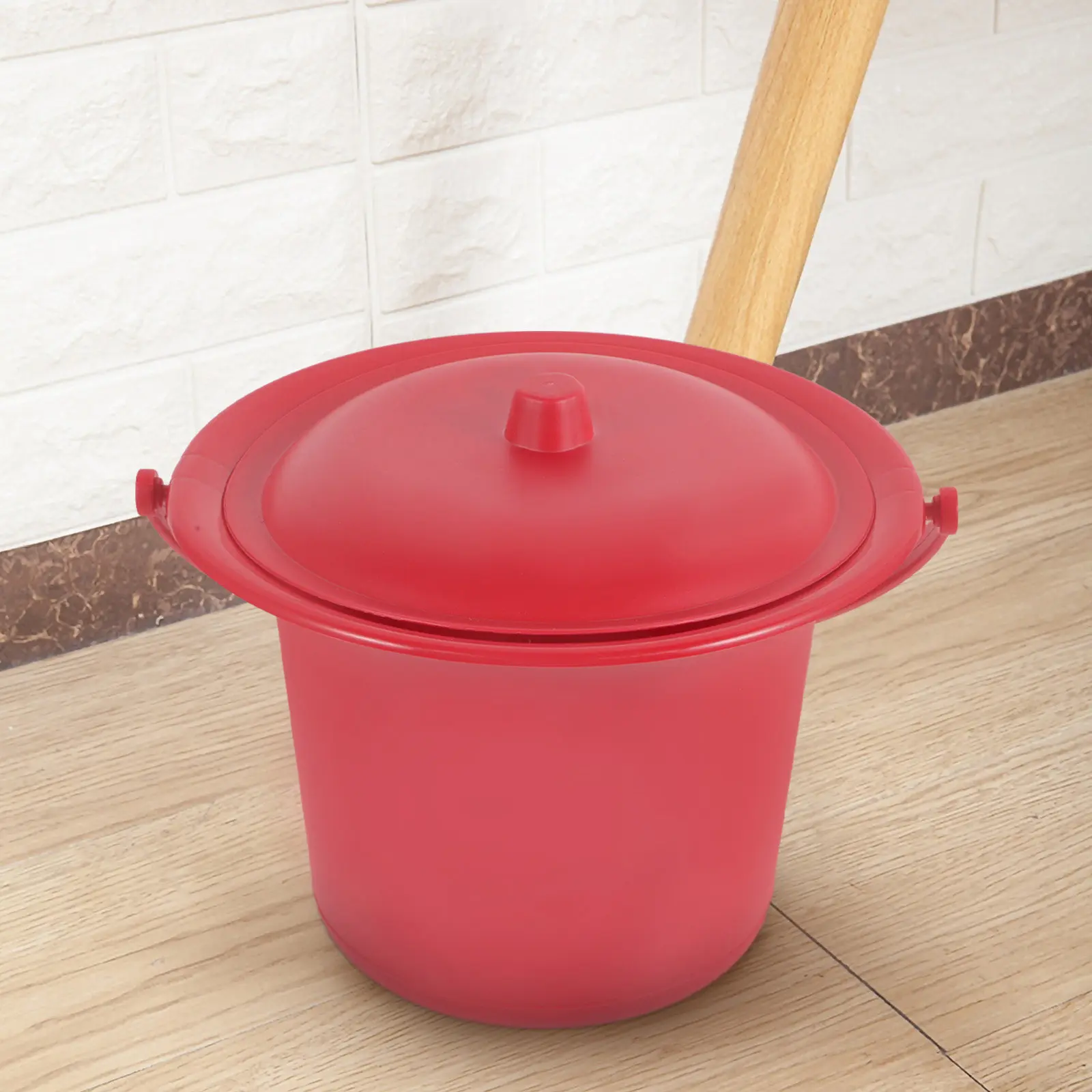 Wedding Spittoon Red Thick PP Material Portable Chamber Pot with Cover for Adult Night Use Stable Non-Slip Design