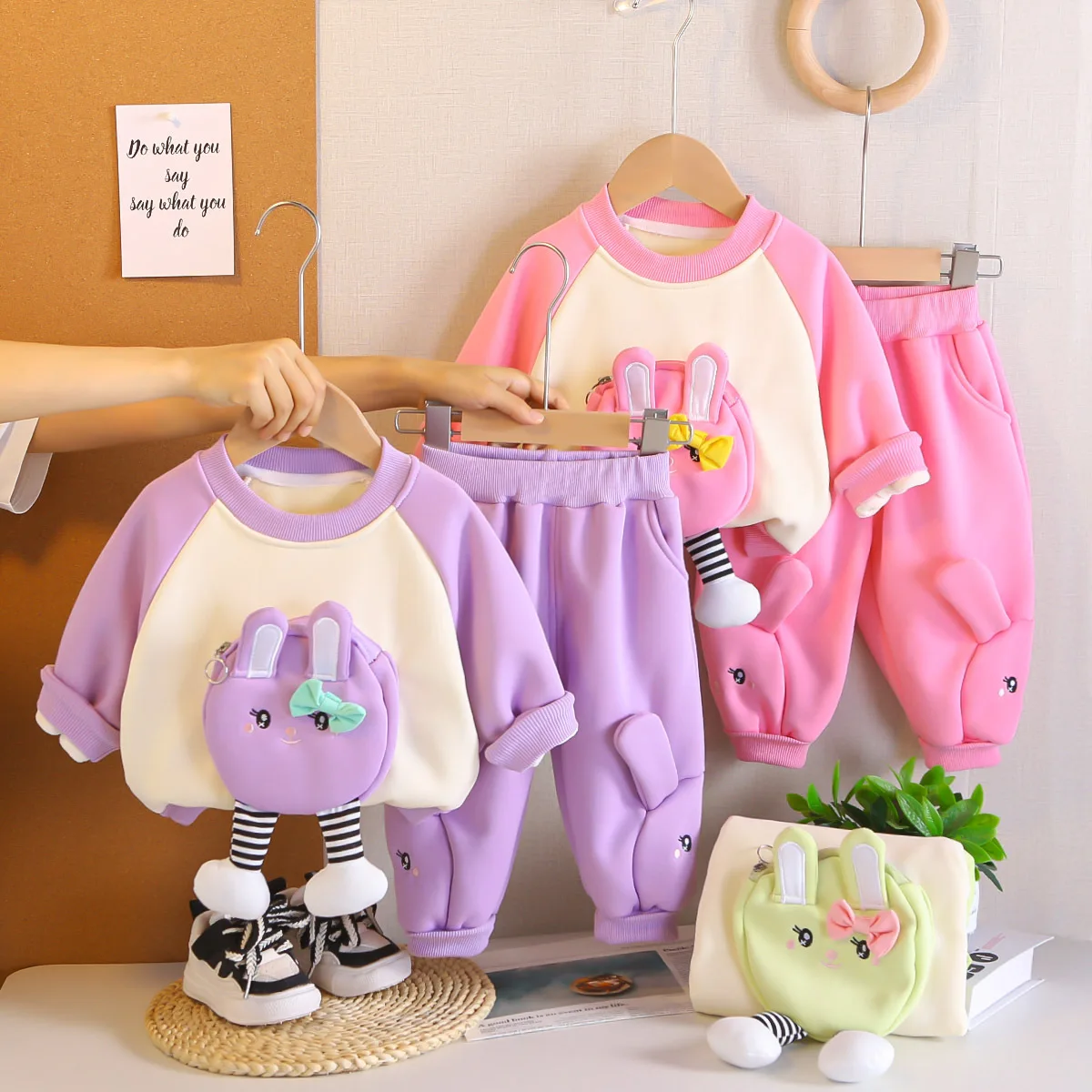 

2025 Winter Fleece Set New Round Face Zipper Rabbit Bag Two-Piece Baby Clothes