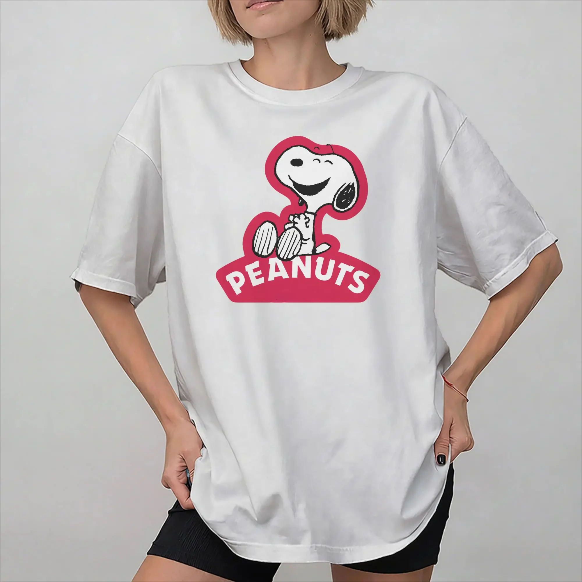 Grafisch bedrucktes Snoopy-Cartoon-Hunde-T-Shirt für Unisex, 100% Baumwolle, Kurzarm-Shirt, Kleidungsstück.