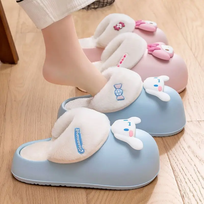 Sepatu katun manis kartun Sanrio Hello Ktiiy My Melody tebal hangat dan Non-slip sandal mewah dalam ruangan sandal wanita luar ruangan