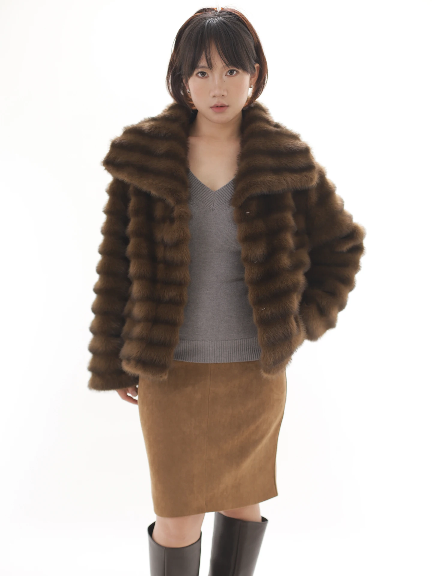 

Экологичное женское меховое пальто с воротником из текстурированного меха, большим отложным воротником, винтажным фасоном, длинными рукавами, свободного кроя, укороченное, во французском стиле