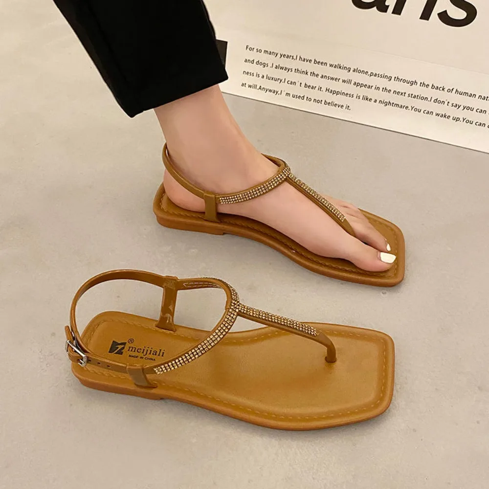 Sandals Women\'s Flat Bottom Summer New Versatile Water Diamond Clip Toe Square Head Roman Shoes Beach Vacation Beach Shoes