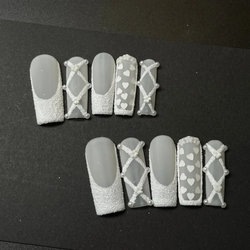 

10 шт., матовые белые ногти ручной работы, пресс для гроба на ногтях, 3D жемчужное сердце, дизайн, элегантные блестящие накладные ногти, французские интеллектуальные сегменты