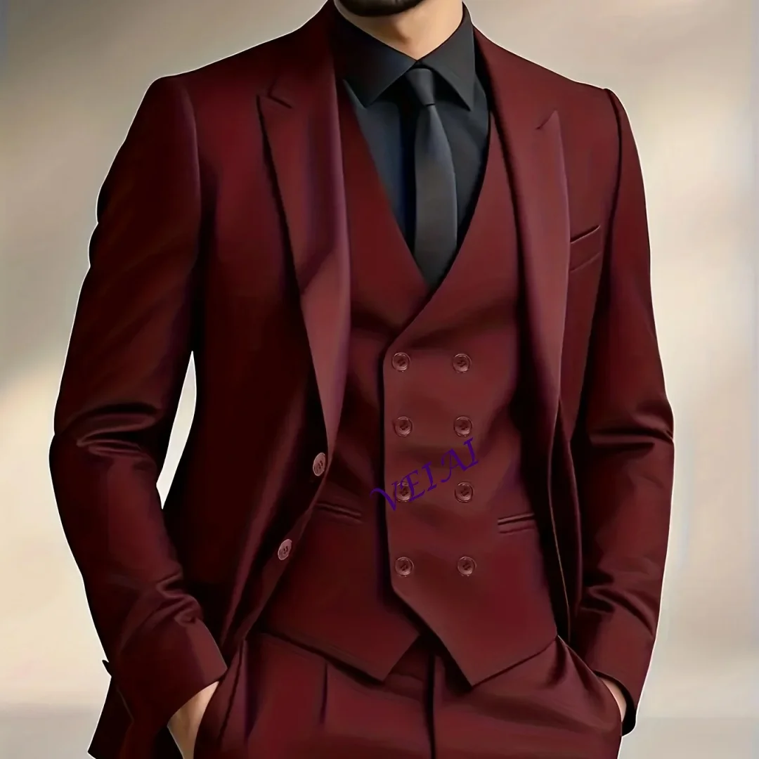 

Мужской костюм-тройка на заказ для свадеб и торжественных мероприятий, состоящий из фрака с лацканами, брюк и жилета.