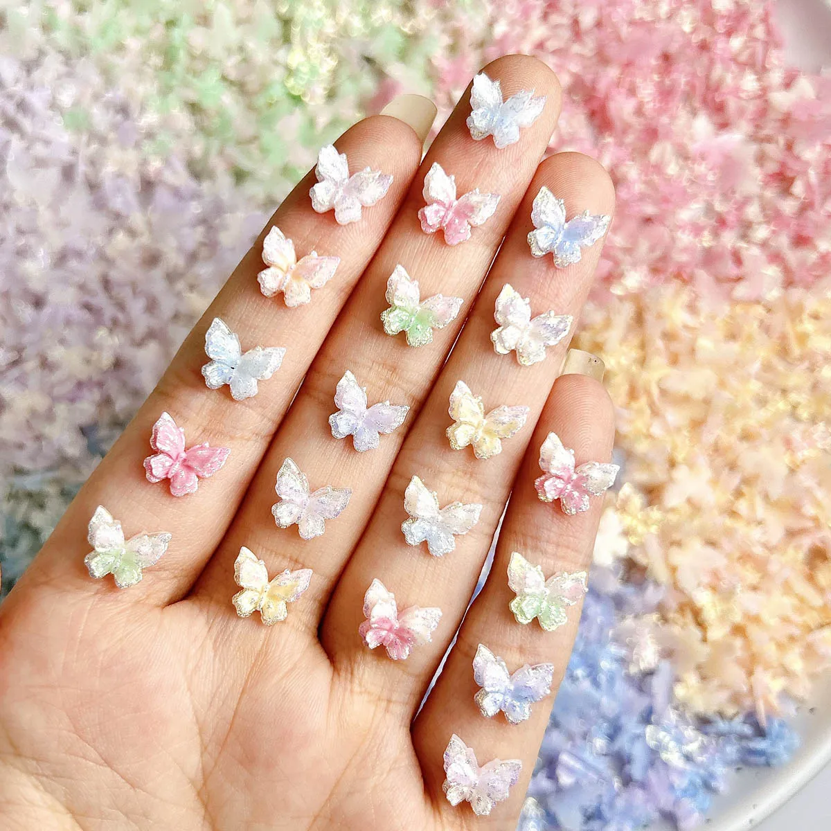 50PCS leuchtende doppelschichtige süße Schmetterling Nagel Charms 3D bunte feine funkelnde Schmetterling Harz Nail Art Dekorationen für DIY
