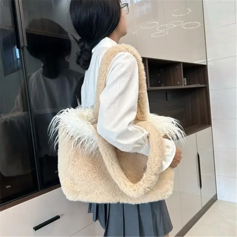 

Trendy Plush Tote Bag Spacious and Handbag a Must Have for Fashionistas 20CA