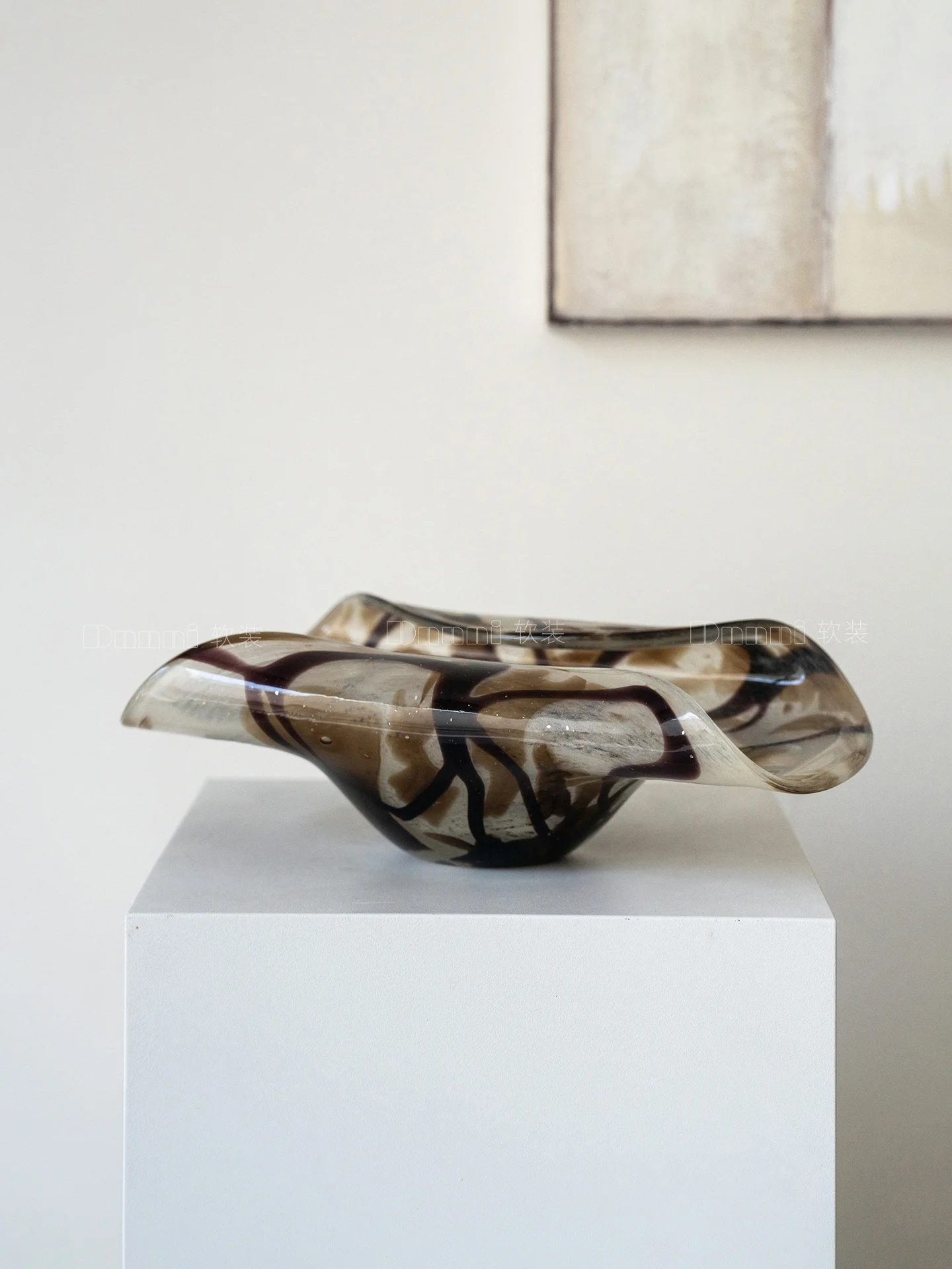 

Simple modern pallet villa, hotel clubhouse, living room, dining room, fruit plate, light luxury model room, ornaments