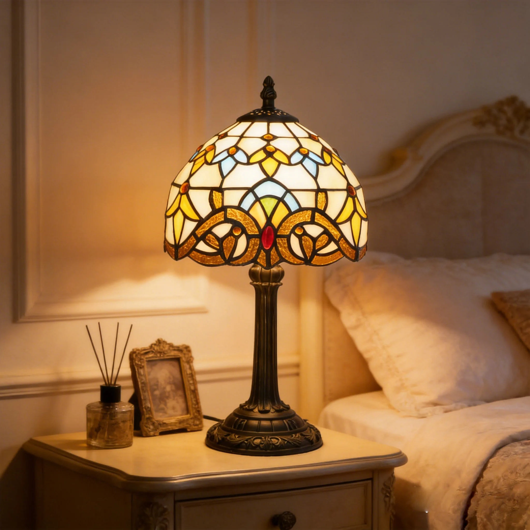 Baroque Table Lamp Tiffany Style 8 Inch Stained Glass Lampshades Bedside Lamp Reading Desk Light Bedroom Office Vintage Art Deco