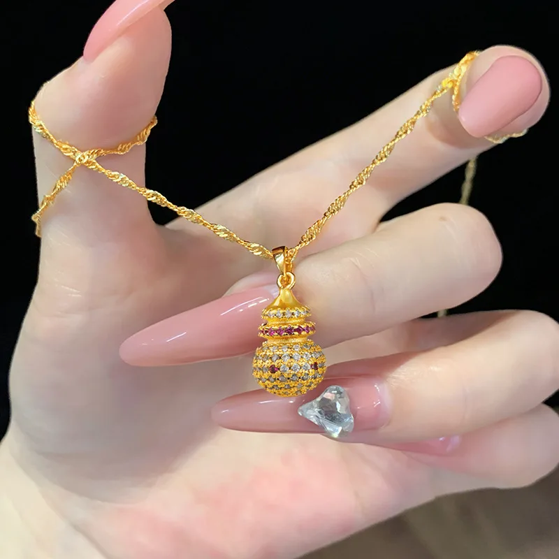 9999 gold point diamond small Fu Can gourd pendant in a retro court style with a textured finish and an embedded lockbone chain
