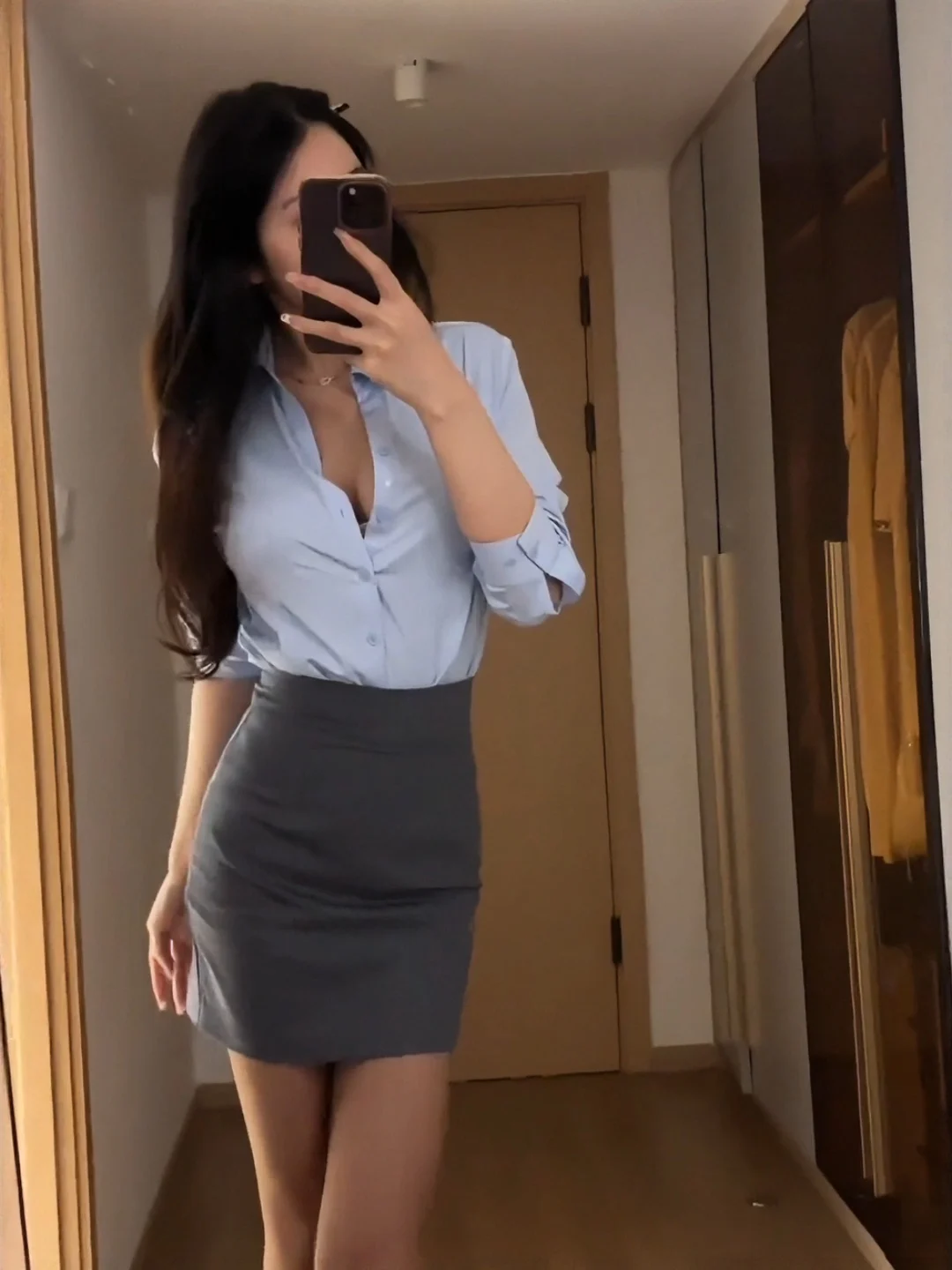 Conjunto de Saia Longa de Cintura Alta Azul e Blusa Feminina Moda Coreana Slim Fit para Trabalho Verão Outono