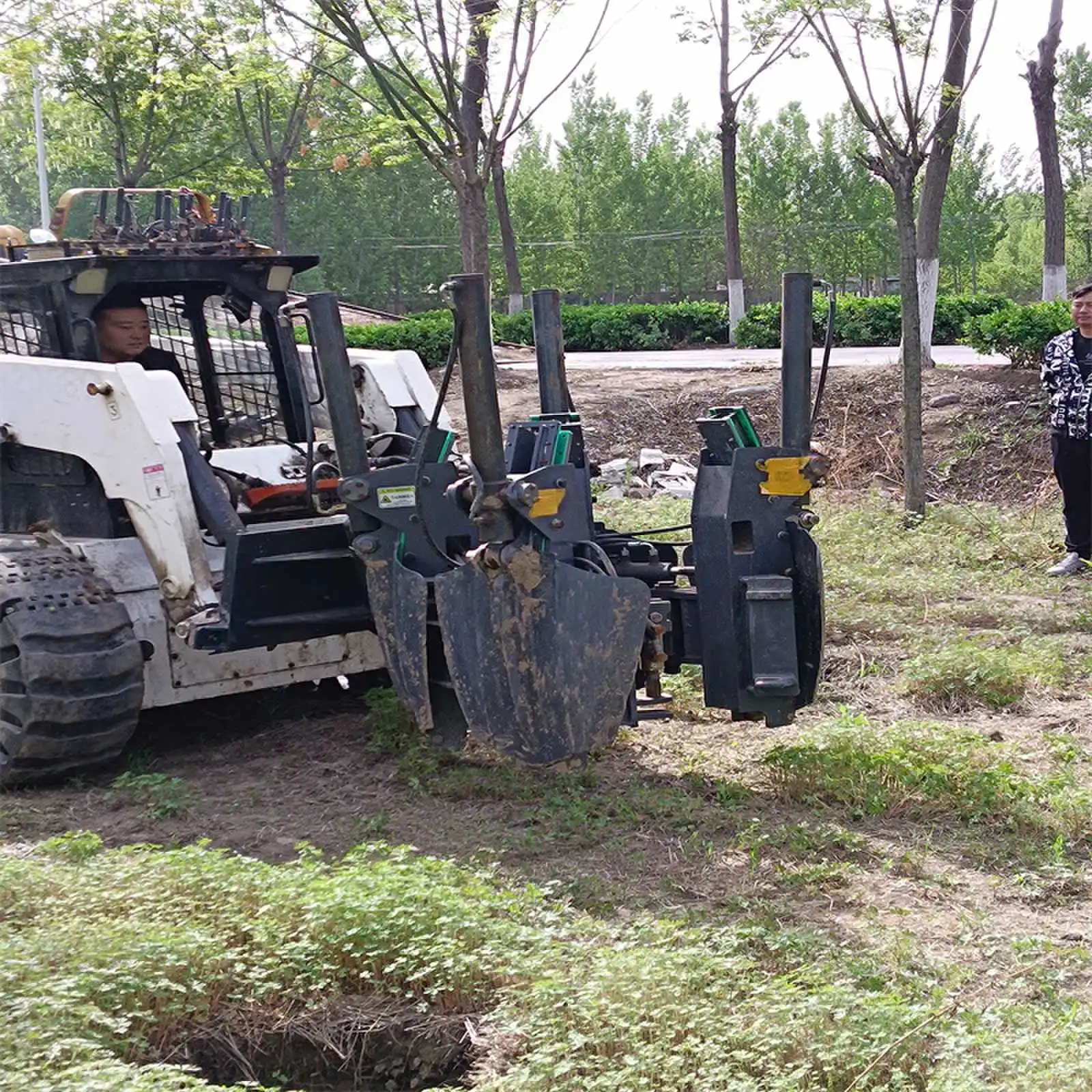Multi-functional Hydraulic Tree Transplanter Tree Mover  in Excavators and Skid Steer Loaders with Best Price