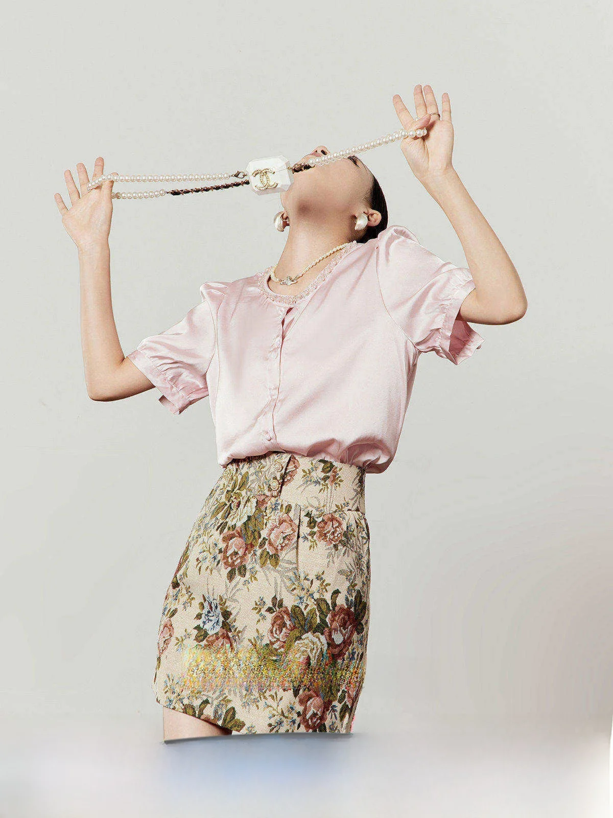 

2025 New Gentle Wind Stand Collar ort Sve Women's irt Design Sensation Pink Top Casual Sle Regular Sve