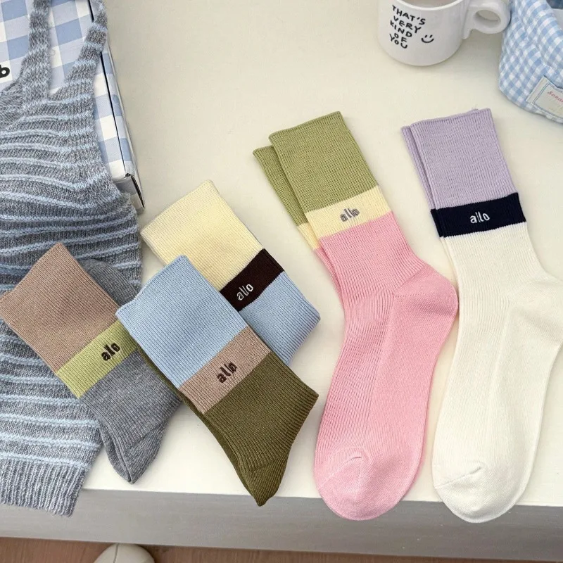 Damensocken Neue Mode Frühling Herbst Farbblockierung Gestreift Buchstaben-Stickerei Lange Socken für Frauen Casual Sport Crew Socken