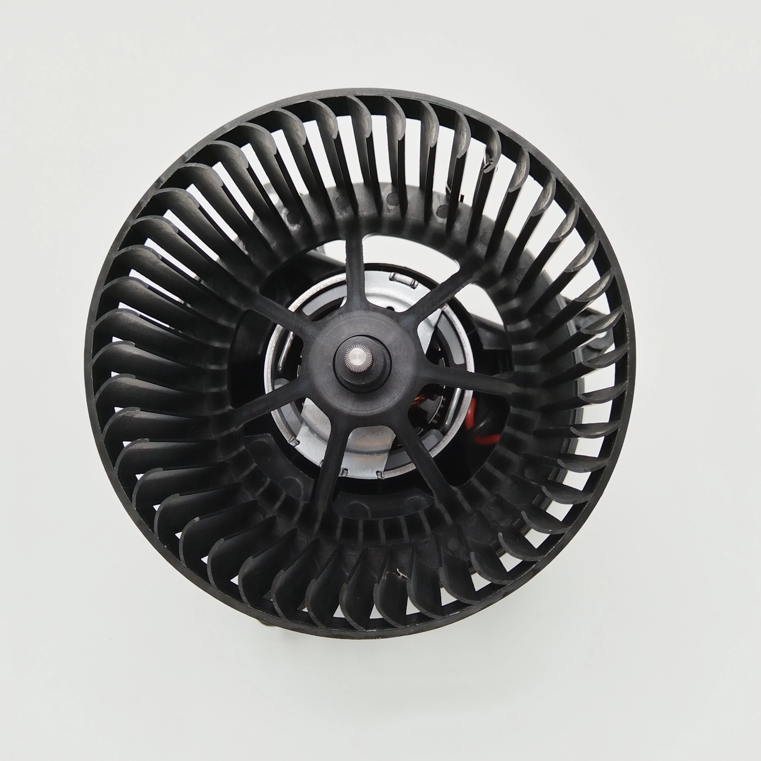 Left-Hand Drive Blower Motor Suitable for FORD FOCUS  MONDEO III OE:4S7H19D859AA 1327522 4045621462116 098146N 0917390