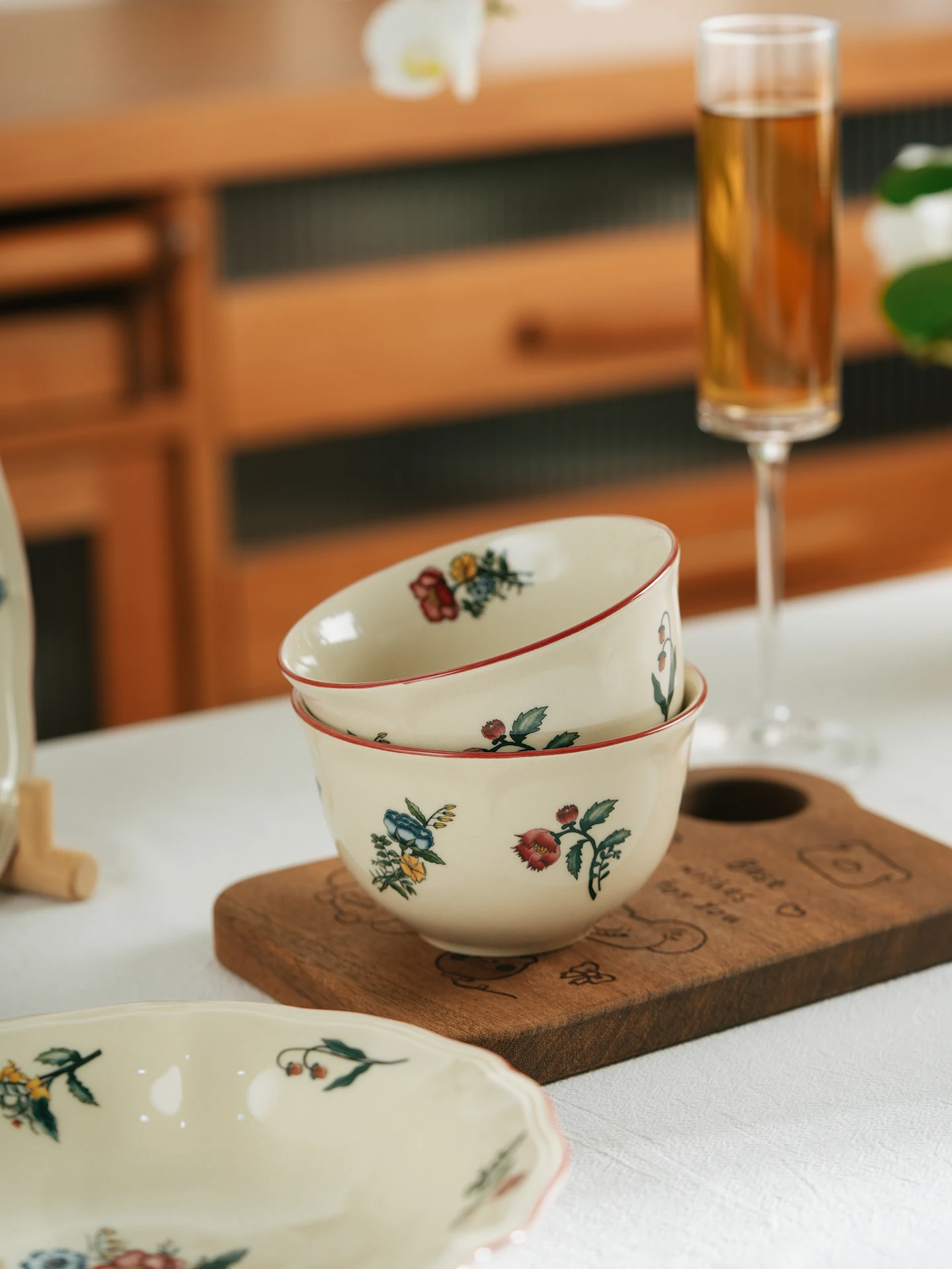 

Retro Cerc Bowl Rice Bowl 45 Inch Diameter Dinnerware Set for Home Use Beautifully Crted Floral Pattern round Bowl