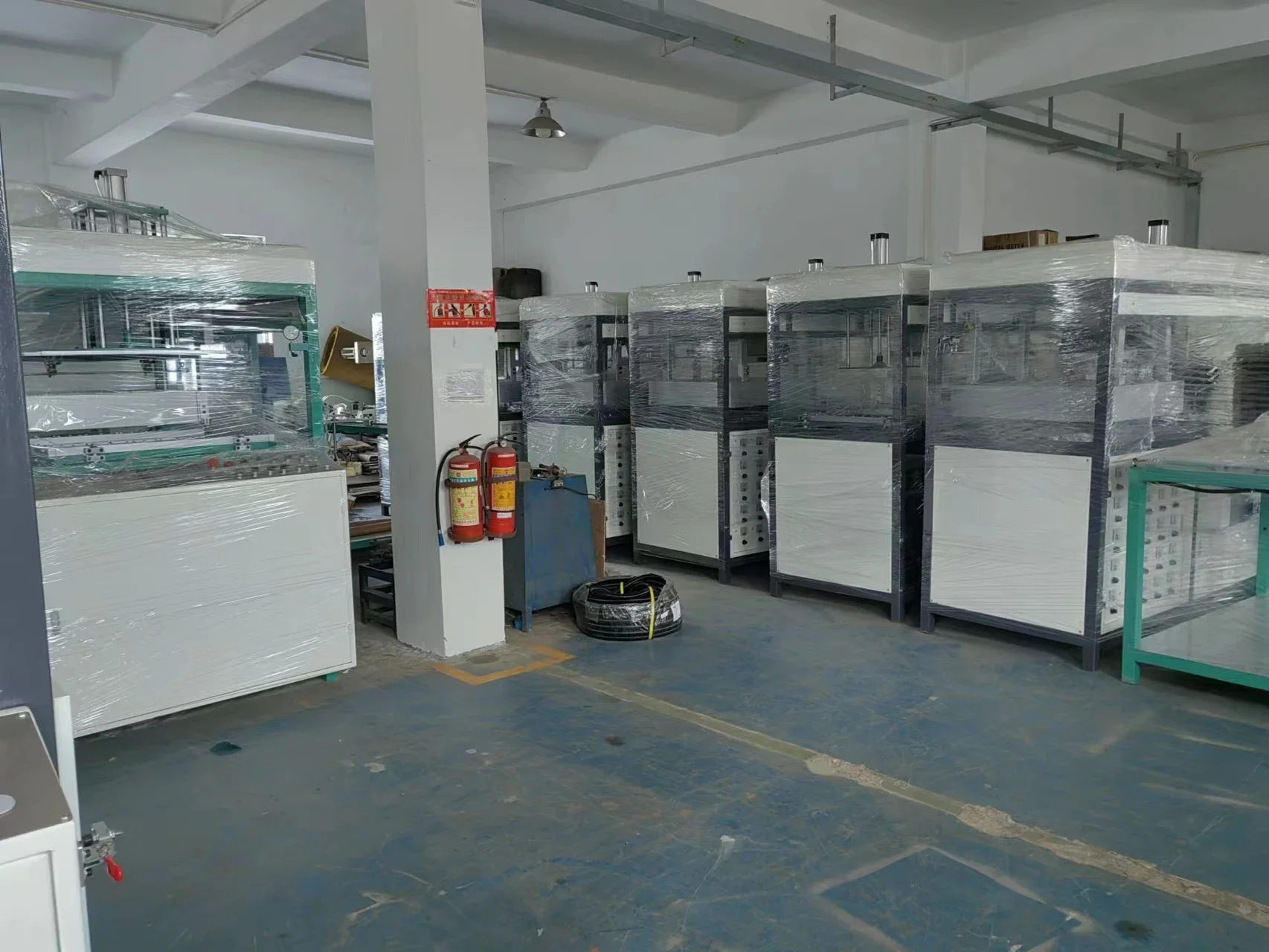 Небольшая блистерная вакуумная формовочная машина для изготовления образцов