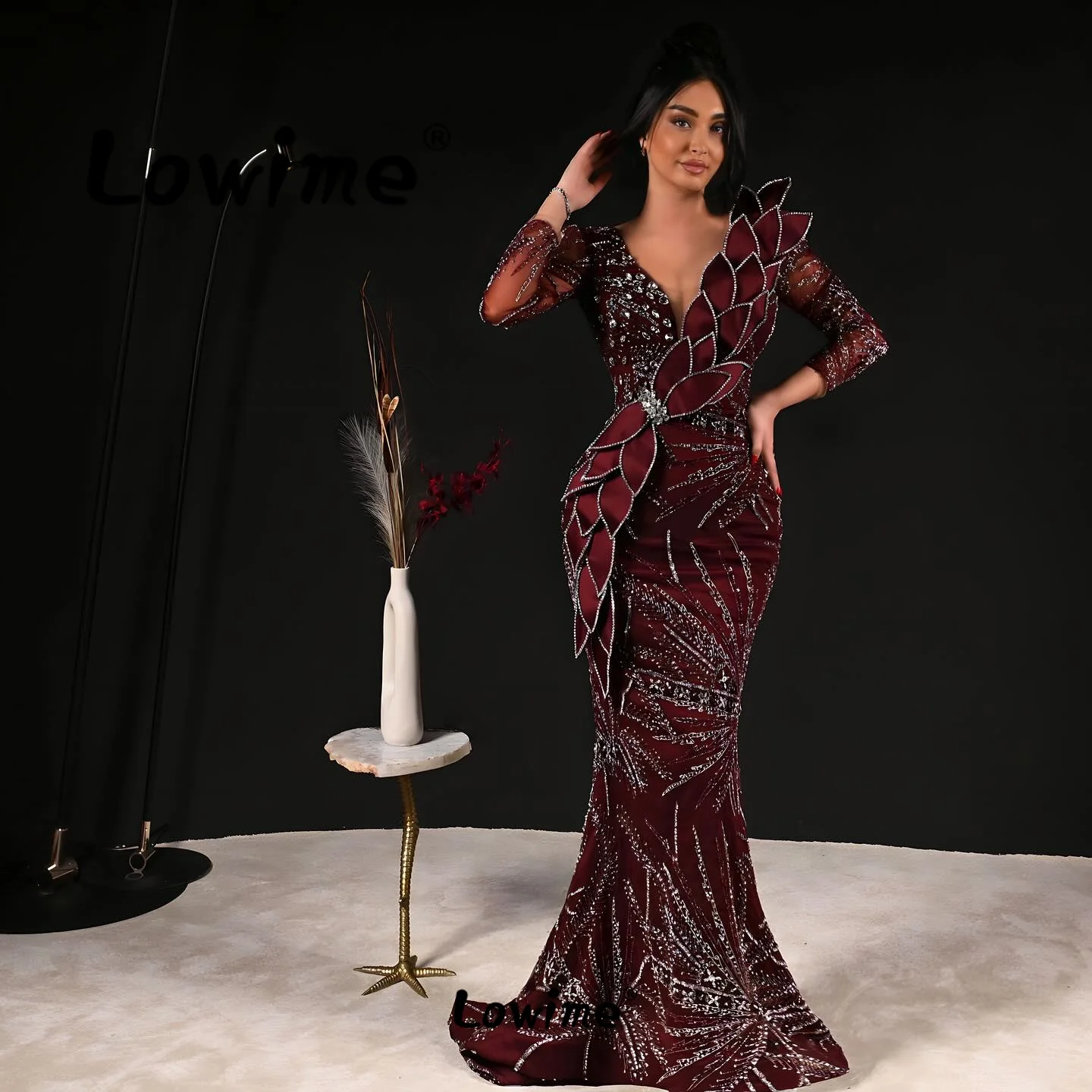 Elegant Burgundy Arabic Evening Dresses Long Sleeves V Neck Crystals Beaded Mermaid Prom Party Dress For Women Robes De Soiree