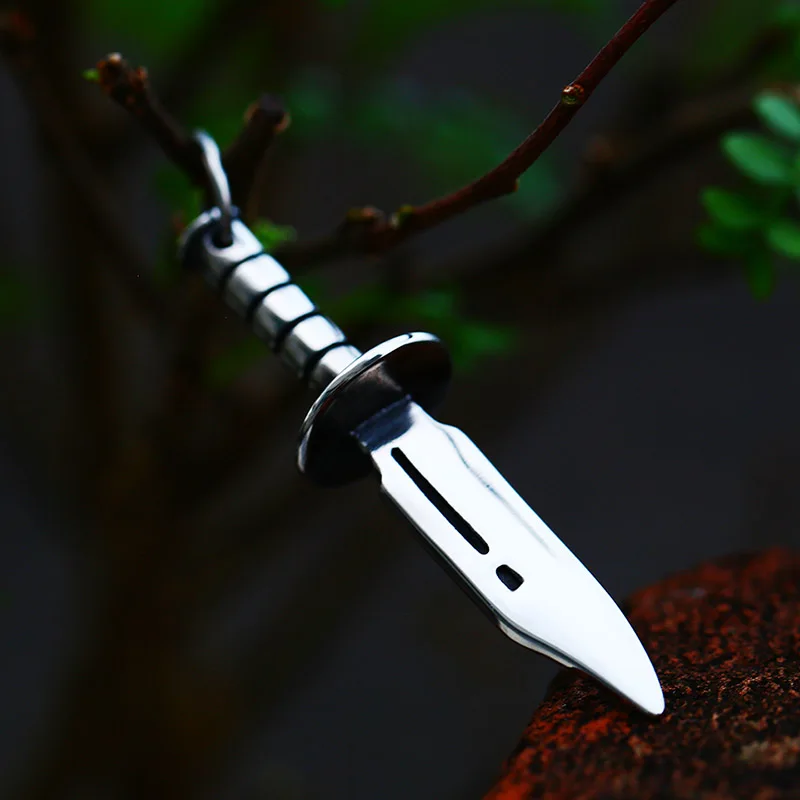 BEIER 2022 New Unique Design Stainless Steel Dagger Shape Pendant For Men Cool Biker Punk Jewelry Wholesale Gift