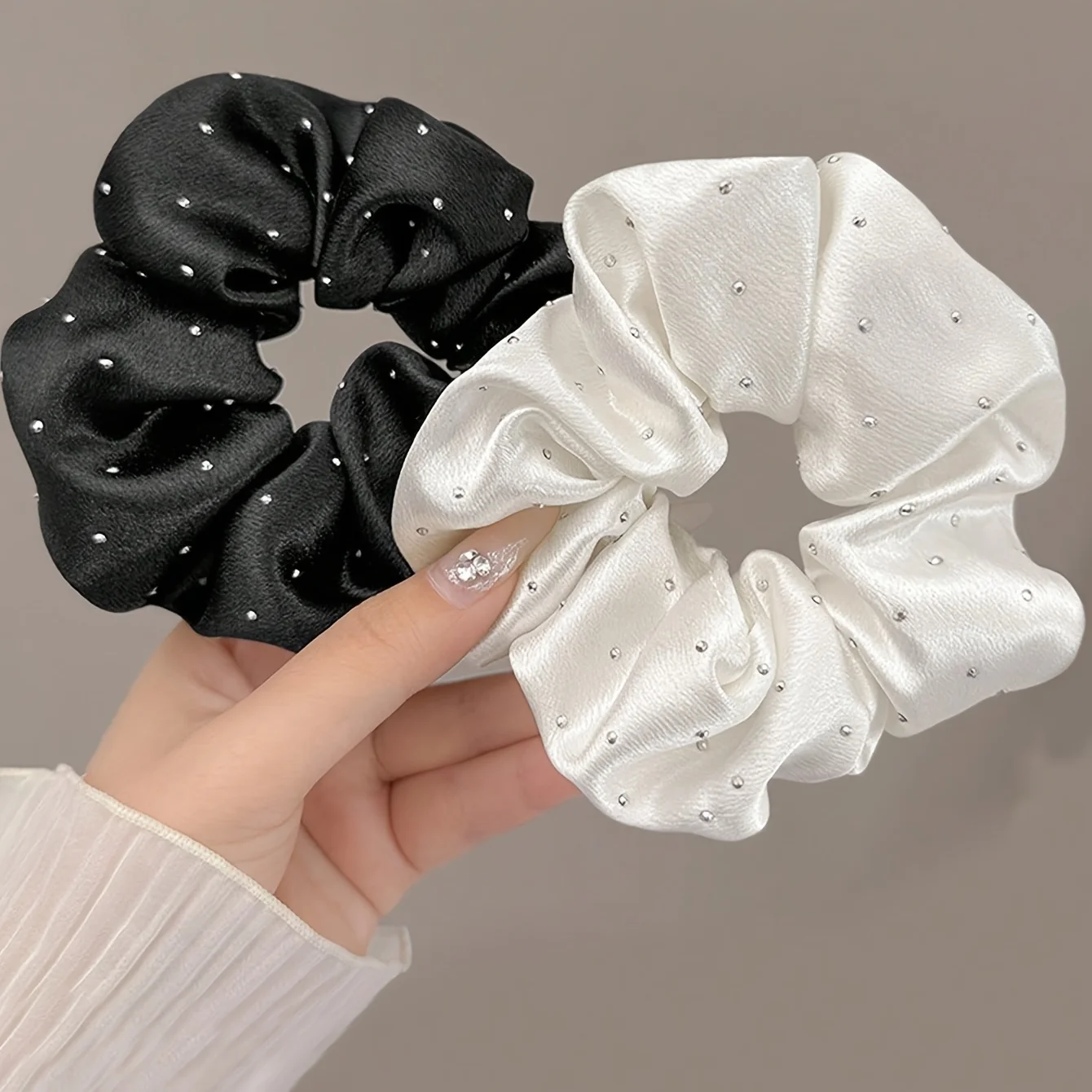 

1Pcs satin rhinestone large intestine hair band, high sense temperament ins high elasticity, no hair damage, ponytail hair band, headgear suitable for daily commuting