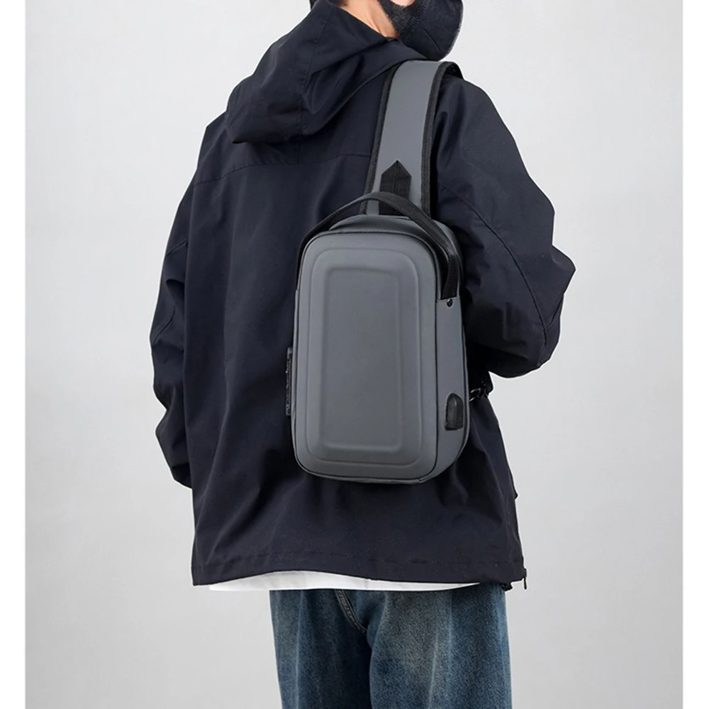 Bolso cruzado de carcasa dura antirrobo con carga USB a la moda, bolso impermeable y resistente a la presión para motocicleta, bolso de pecho para ciclismo