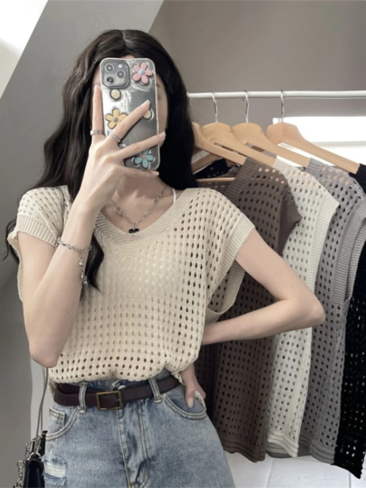 

Ele V-Ne Hollow out Knitwear ey Svel Summer Outerwear Design Sense Unique Women's Faionable Top
