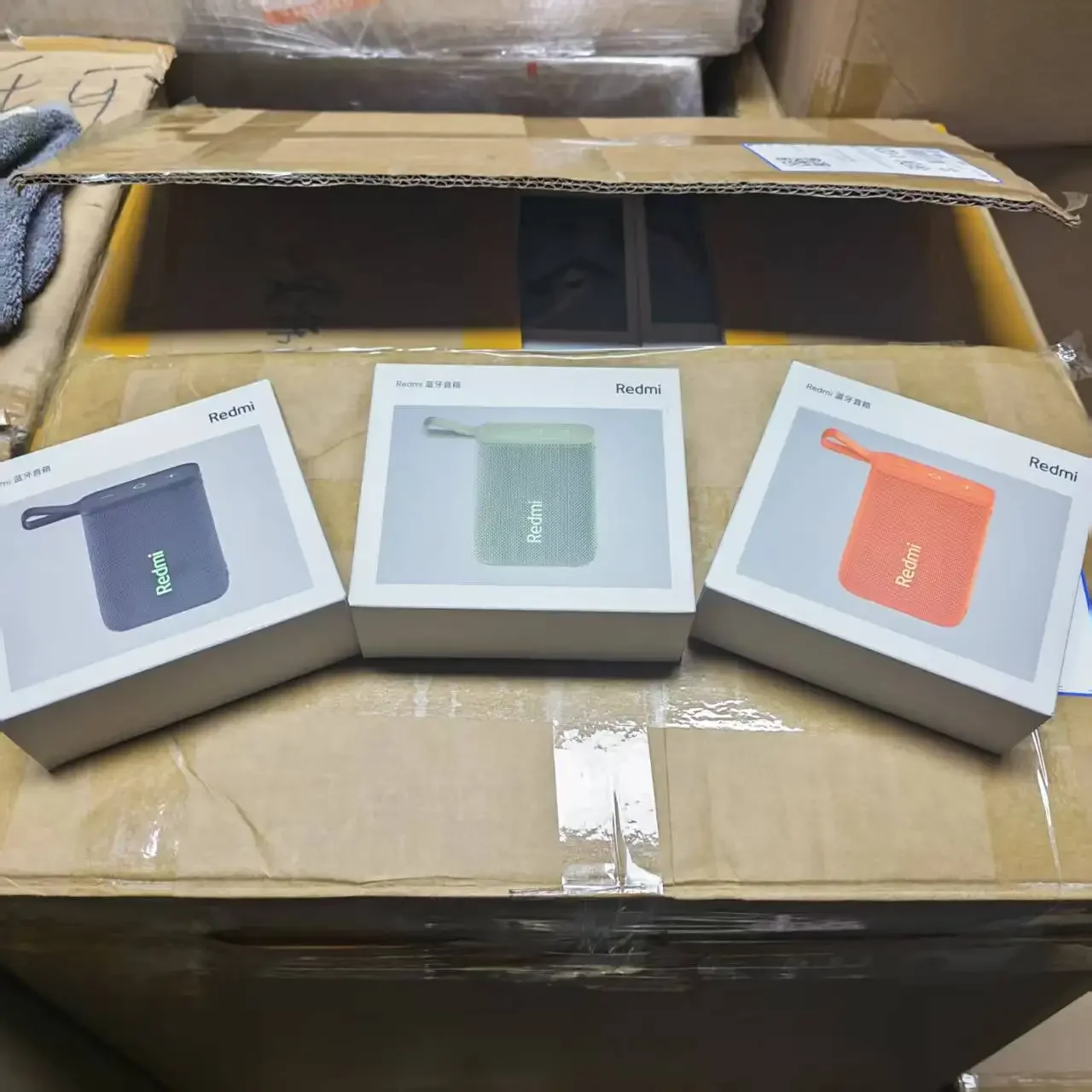 

Xiaomi Redmi Bluetooth Speaker Portable Outdoor IP67 Stereo Powerful Sound Box BT5.3 RGB Dual Pairing TWS Connectivity Colorful