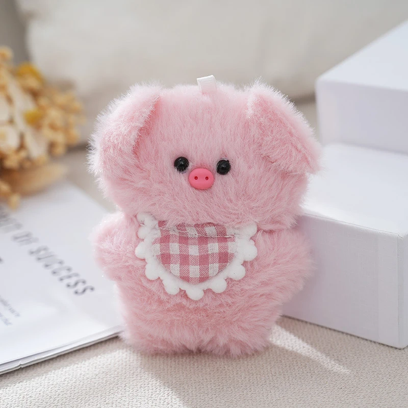 Cute Pink Piggy Plush Keychain, Pingente recheado macio, Charme mochila, Boneca com lenço, Colar