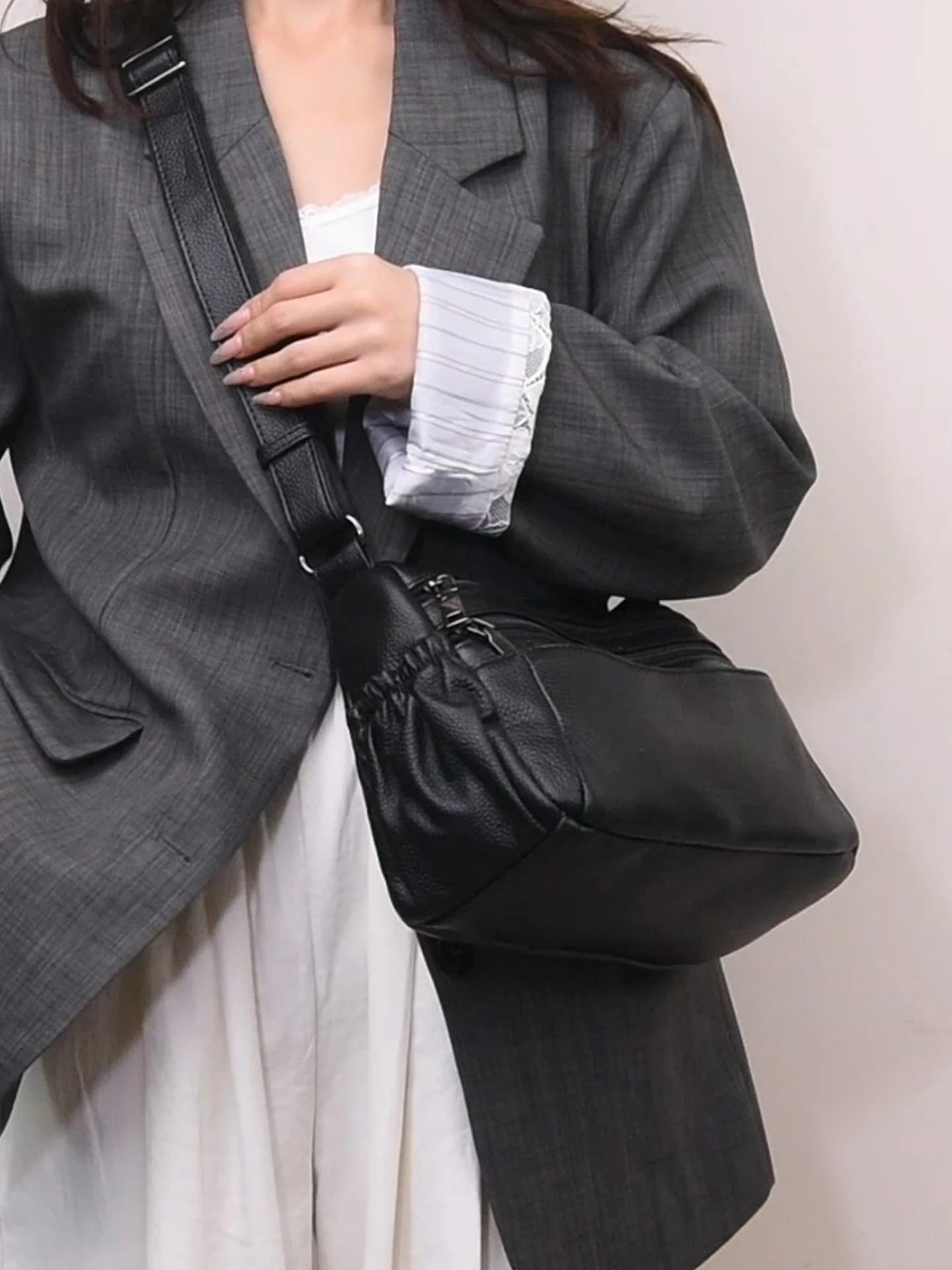 

Ретро-сумка-хобо с плиссировкой для женщин, из натуральной кожи, в стиле Maillard, женская сумка через плечо, сумка для путешествий, работы и шопинга.