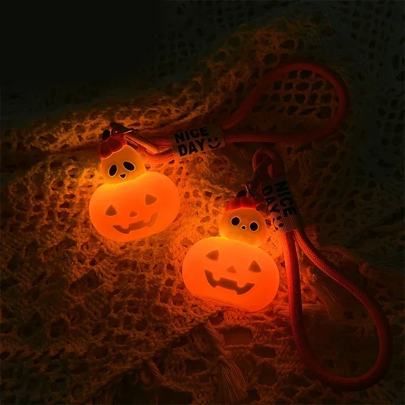 New 1pcs Halloween Pumpkin Lamp Keychain for Men and Women, Cartoon Skull Model, Car Bag Pendant, Keyholder Accessories, Kawaii - view 4
