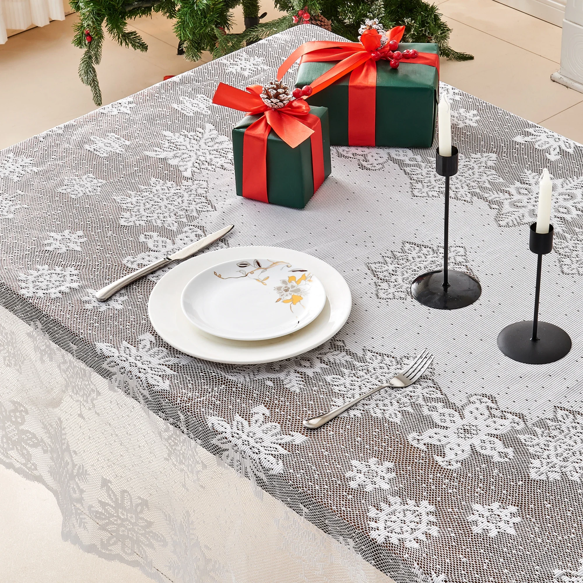 Christmas Theme Snowflake Woven Polyester Tablecloth Suitable For Any Holiday Red Celebration Tablecloth Two Colors Table Runner