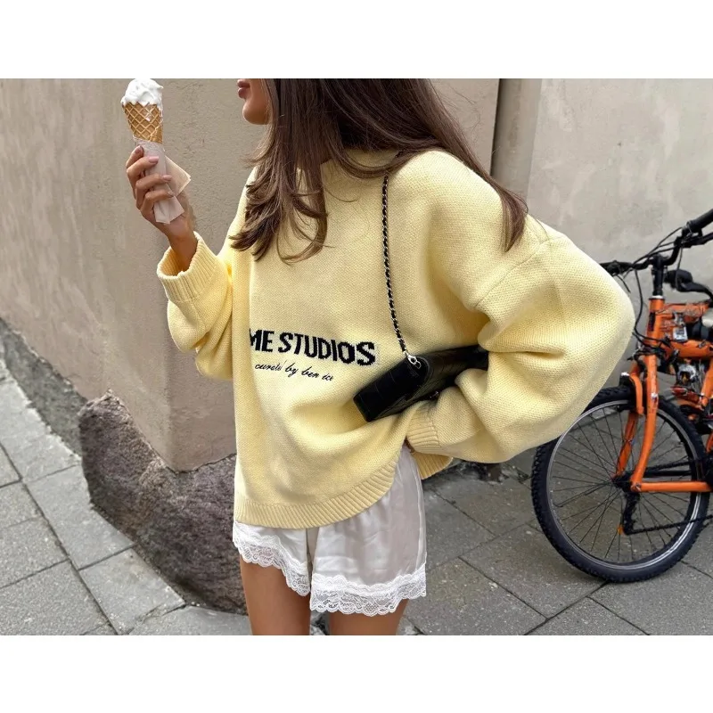 

Women Yellow Letter Print Knitted Pullover Elegant O-neck Long Sleeve Loose Short Sweater 2025 Autumn Lady Daily Street Knitwear