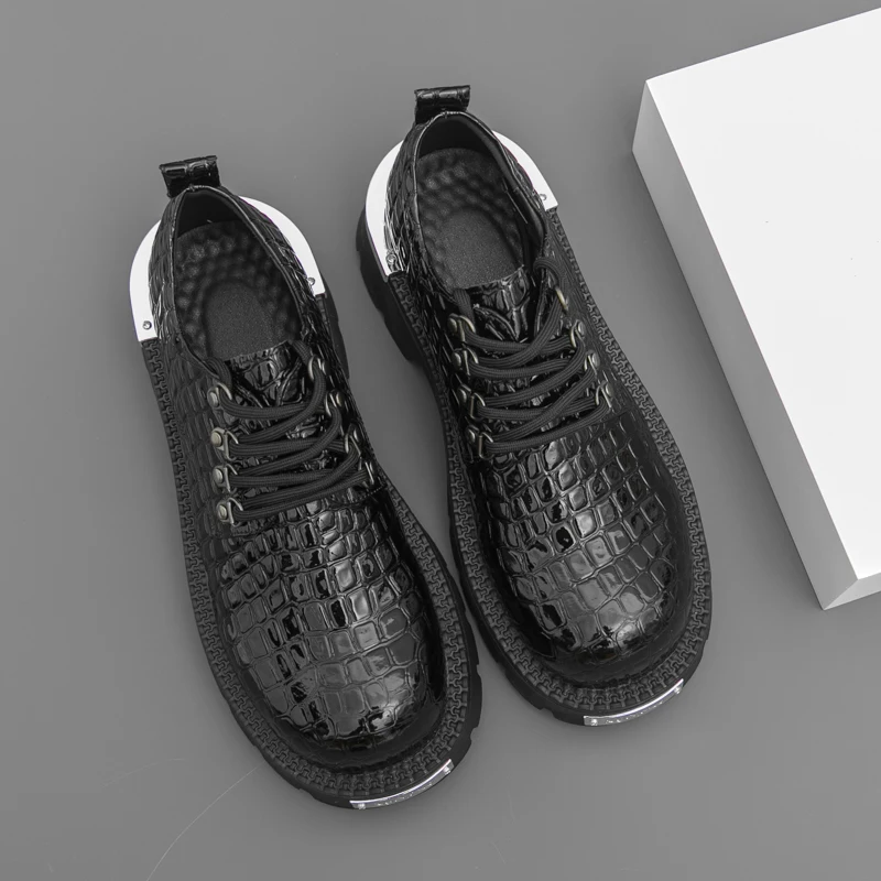 

Men Crocodile Patterned Thick Soled Derby Shoes Fashionable Retro Height Increasing Casual Breathable Round Toe Shoes