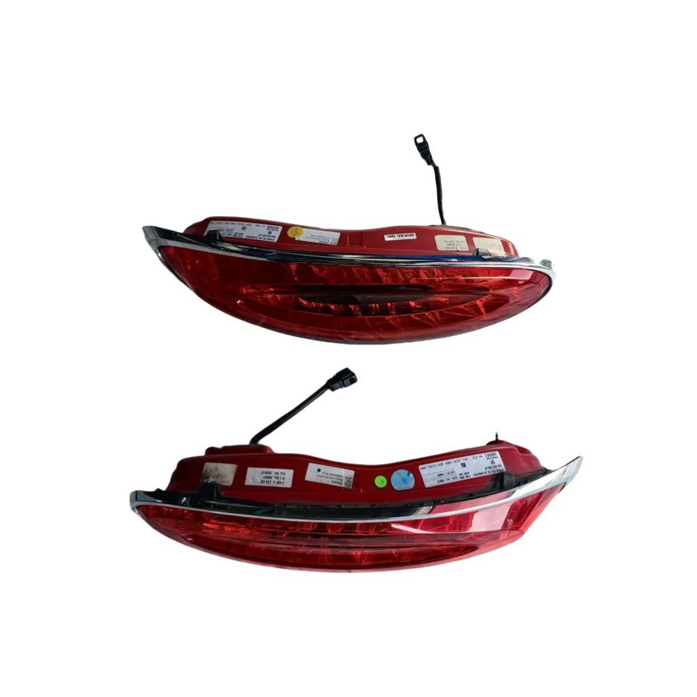 2020-2024 forBentley Bentayga Chinese Version All-LED Rear Diode Taillights with Original Turn Signal New Condition Red Lens