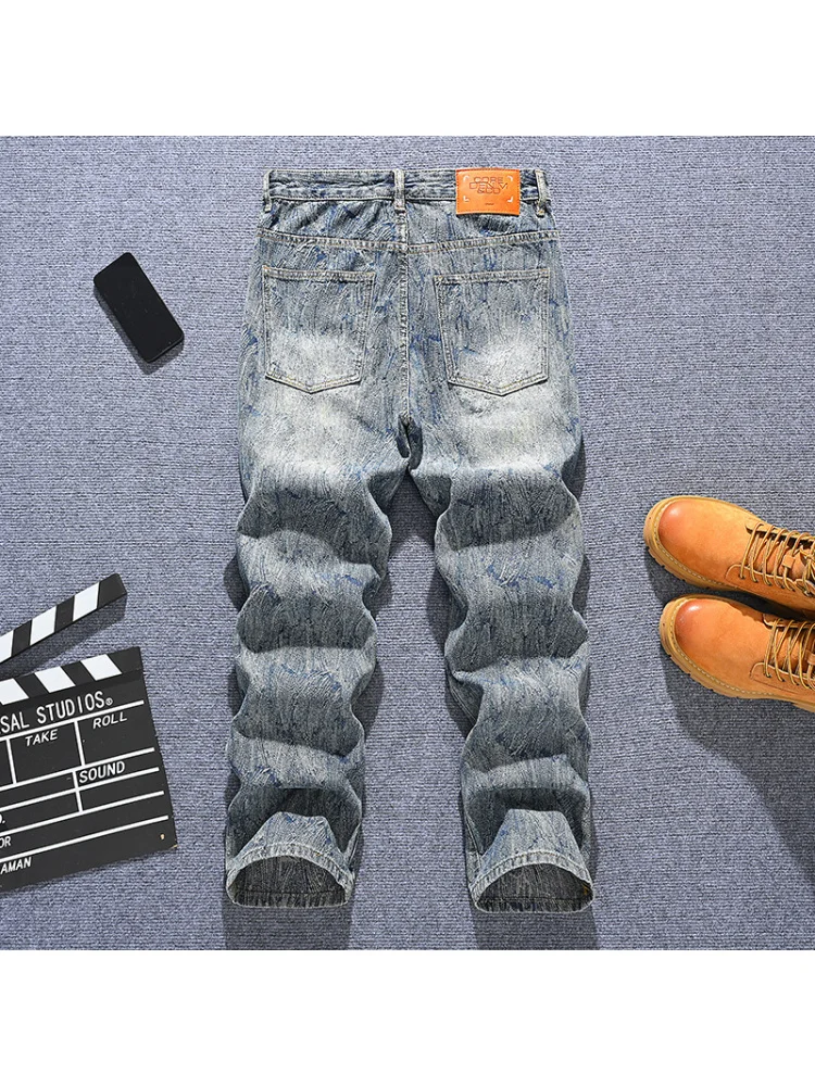 กางเกงยีนส์ขาตรงทรงหลวมสำหรับผู้ชาย พิมพ์ลายปักอินเทรนด์ สไตล์สตรีทแฟชั่น กางเกงย้อนยุคระดับไฮเอนด์และกางเกง Y2K สุดเท่
