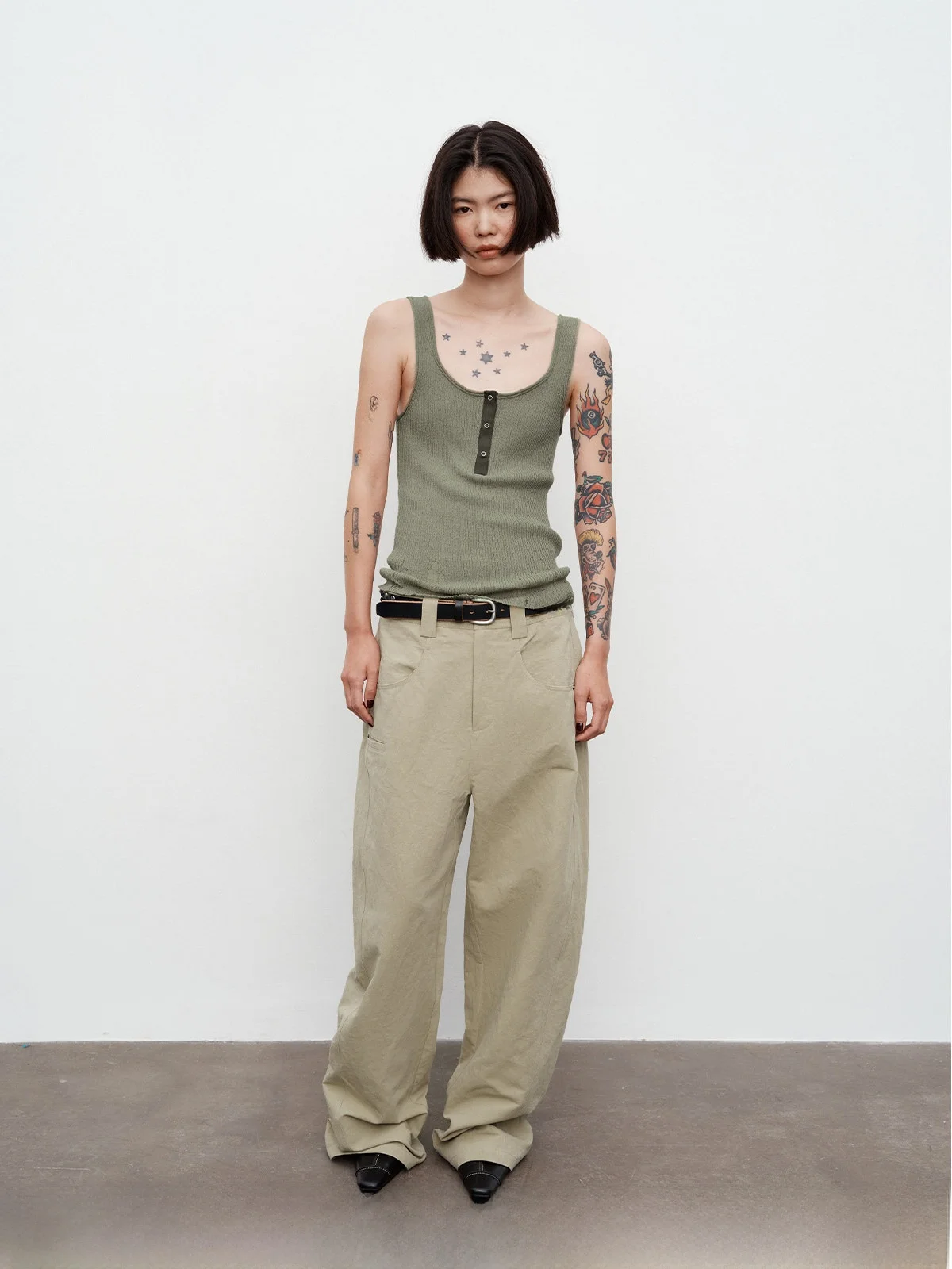 

Natural Hanflax Casual Pants New Arrival Slimming Knife Design Three Opening Body Side Sewing Design Comfortable Cotton Blend
